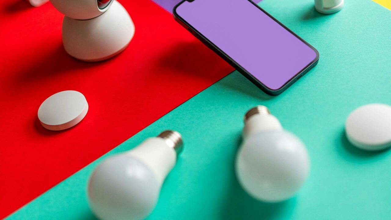 IoT Device Management – Warum 70% aller Unternehmen ihre Geräteflotten nicht im Griff haben